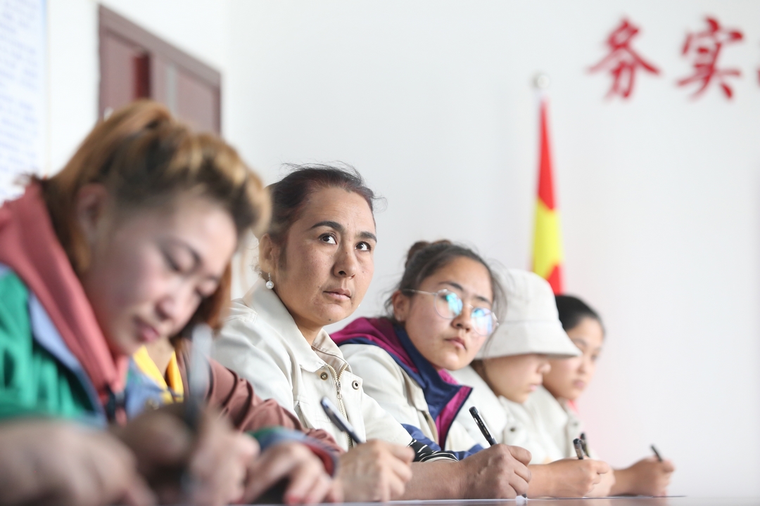 當好產(chǎn)業(yè)扶貧主力軍，打贏脫貧攻堅戰(zhàn)